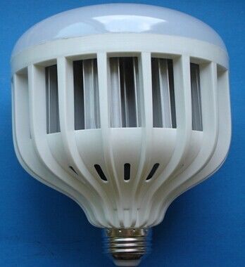 উচ্চ হাল্কা 12W 1150LM IP45 Epistar প্লাস্টিক হাউজিং নেতৃত্বাধীন গ্লোব বাল্ব কারখানা