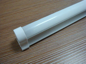 উচ্চ ফলপ্রসু 18W 2000LM RA90 4 পা T8 LED টিউব ই এম লেবেল প্রিন্ট সঙ্গে হালকা