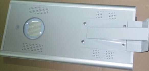 উচ্চ হাল্কা 50W বিশুদ্ধ হোয়াইট IP66 খালেদা অল-ইন ওয়ান সৌর LED স্ট্রিট লাইট